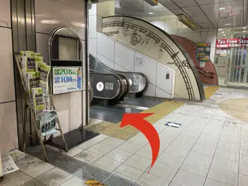 赤坂見附中央改札～エスカレーター